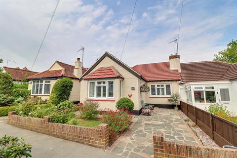 33 Agnes Avenue, Leigh-on-sea, SS9 3SX