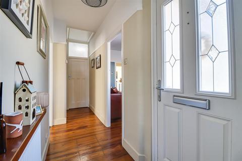 33 Agnes Avenue, Leigh-on-sea, SS9 3SX