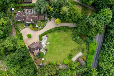 Longmeadow High Road, Chipstead, Coulsdon, CR5 3SD