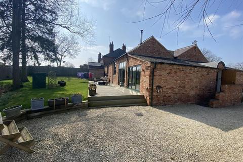 5 bedroom barn conversion to rent, The Brewery, Barkby Road, Beeby