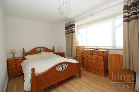 3 bedroom house for sale, Bushbarns, Cheshunt, Waltham Cross
