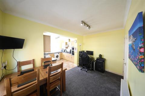 3 bedroom semi-detached house for sale, Ormerod Road, Hull