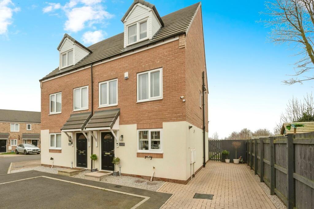 Bircotes, Doncaster 3 bed semidetached house to rent £1,095 pcm (£