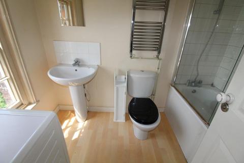 2 bedroom flat to rent, Norwich Road, Ipswich, IP1