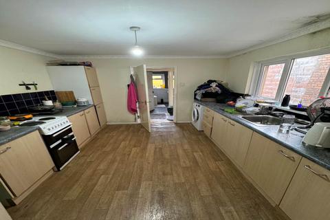 2 bedroom house to rent, Tydraw Street, Port Talbot,