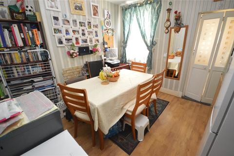 55 Butlin Road, Luton, LU1 1LB