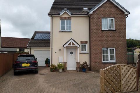 5 bedroom detached house for sale, Llys Y Foel, Foelgastell. Llanelli, SA14 7DW