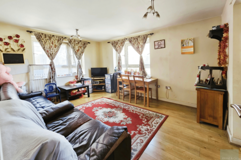 2 bedroom flat for sale, Hainault Street, ILFORD, IG1