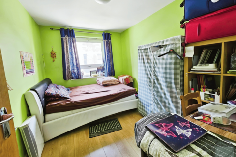 2 bedroom flat for sale, Hainault Street, ILFORD, IG1