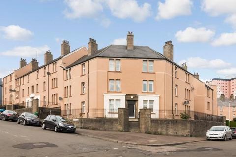 3 bedroom flat to rent, Fyffe Street, Dundee DD1