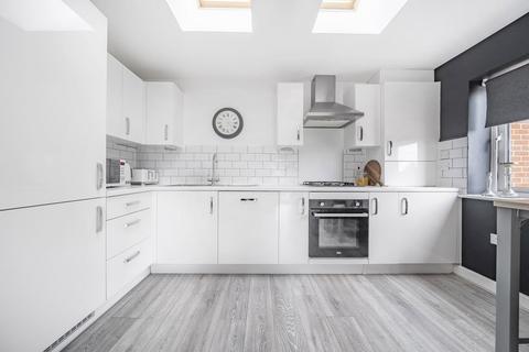 47 Oakes Crescent, Dartford, DA1 5UF