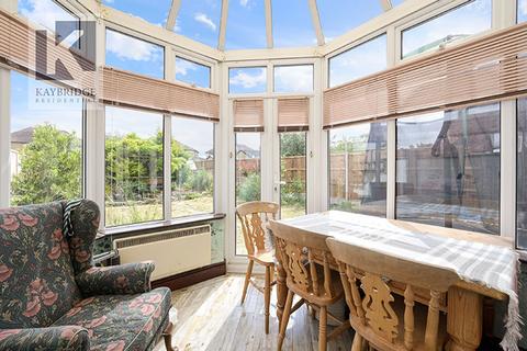 132 Seaforth Gardens, Epsom, KT19 0NW