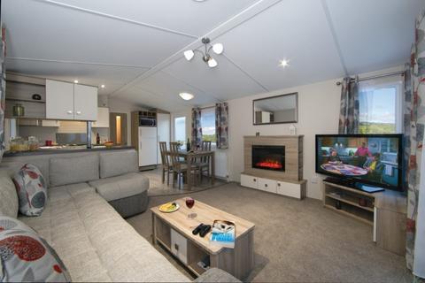 3 bedroom park home for sale, Trelay Holiday Park