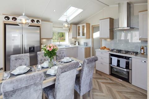 2 bedroom static caravan for sale, Trelay Holiday Park