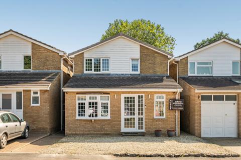 3 bedroom detached house for sale, Lavender Place, Carterton, Oxfordshire, OX18
