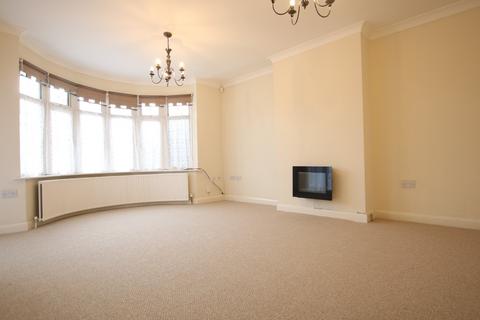 3 bedroom detached house to rent, East Rochester Way, Sidcup DA15
