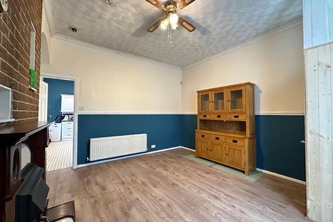 2 bedroom end of terrace house for sale, Dukinfield Road, Hyde, Greater Manchester, SK14 4QE