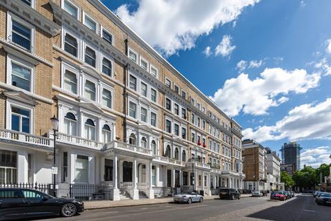 Studio to rent, Elvaston Place, South Kensington, London, SW7