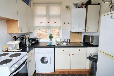 3 bedroom flat for sale, St. Peters Road, Byker, Newcastle upon Tyne, Tyne and Wear, NE6 2EA