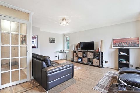 40 Rowley Mead, Thornwood, Epping, CM16 6NH