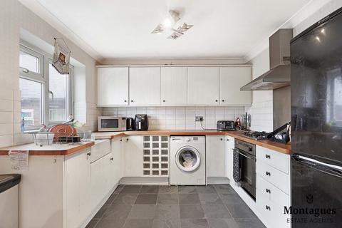 40 Rowley Mead, Thornwood, Epping, CM16 6NH