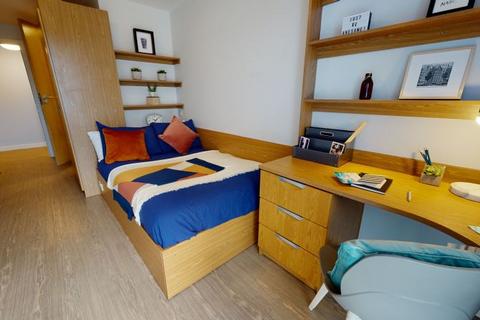 1 bedroom in a flat share to rent, Silver En Suite at Bristol,  iQ Bristol, Marlborough Street BS1