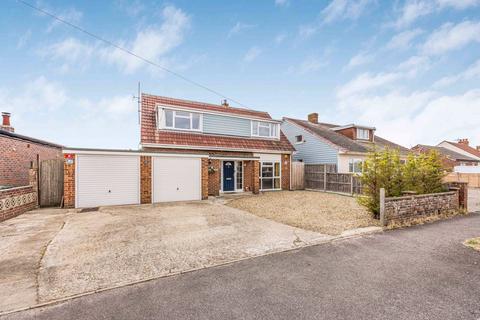 4 bedroom detached house for sale, Wheatlands Avenue, Hayling Island, Hampshire