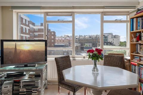 CLIFTON PLACE, London, W2