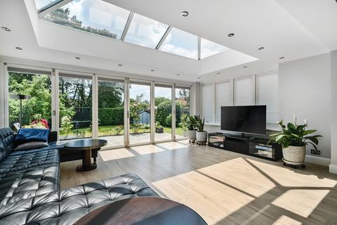 5 bedroom detached house to rent, Clarendon Way Chislehurst BR7