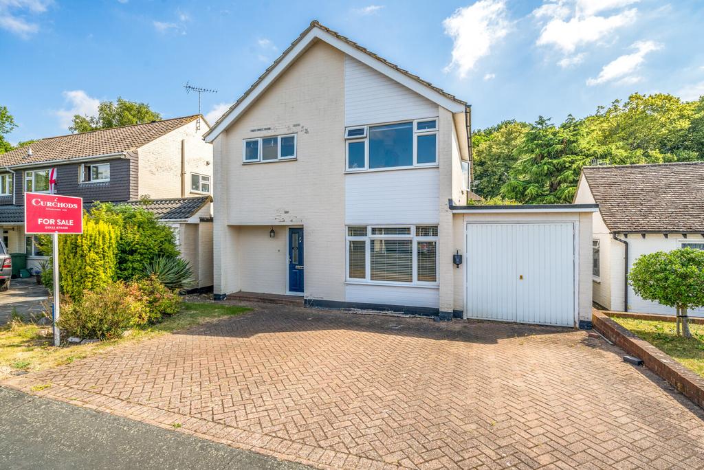 Malus Drive, Addlestone, KT15 4 bed detached house for sale £650,000