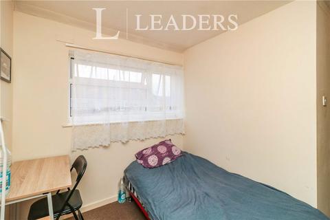 63 Peacocks, Harlow, CM19 5NZ