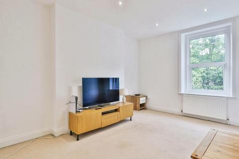 3 bedroom flat to rent, Wimborne Road, Bournemouth BH2
