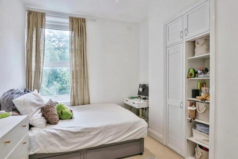 3 bedroom flat to rent, Wimborne Road, Bournemouth BH2