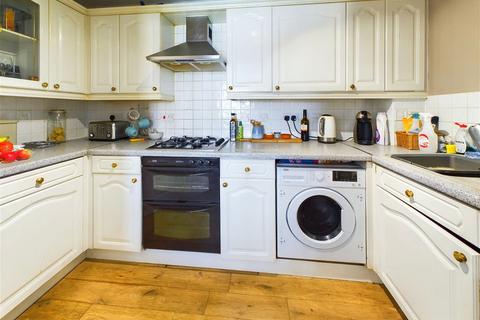 2 bedroom flat for sale, Anchor Close, Shoreham by Sea