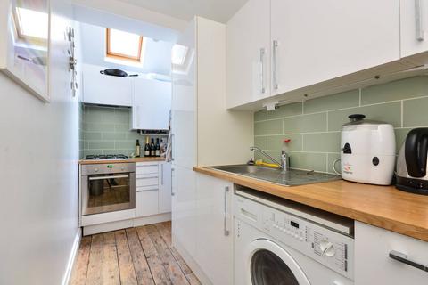 2 bedroom flat to rent, Bronsart Road, Fulham, London, SW6