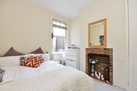 2 bedroom flat to rent, Bronsart Road, Fulham, London, SW6