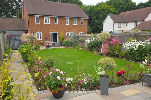 8 Pelton Close, Bexhill-on-sea, TN39 4GG