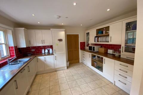 74 Camden Road, Brecon, LD3 7RT