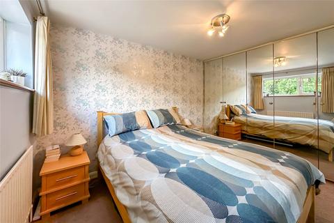 6 Bishops Garth, St Albans, AL4 9AZ