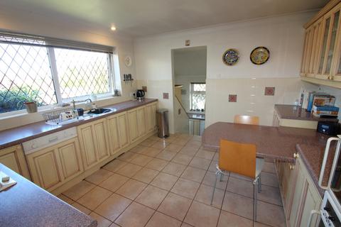 3 bedroom bungalow for sale, The Knowle, North Shore FY2