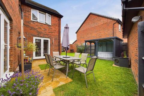 4 bedroom detached house for sale, Knotgrass Way, Hardwicke, Gloucester, Gloucestershire, GL2