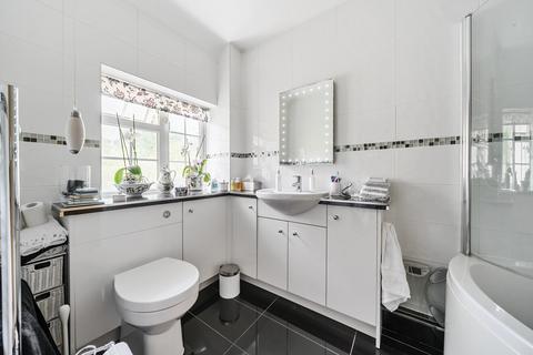 81 Raymond Crescent, Guildford, GU2 7SZ