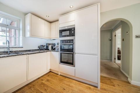 9 Valan Leas, Bromley, BR2 0PE