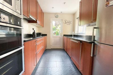 34 Coombe Road, Romford, RM3 0TX