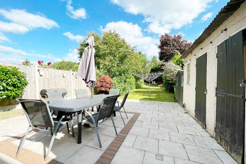 34 Coombe Road, Romford, RM3 0TX