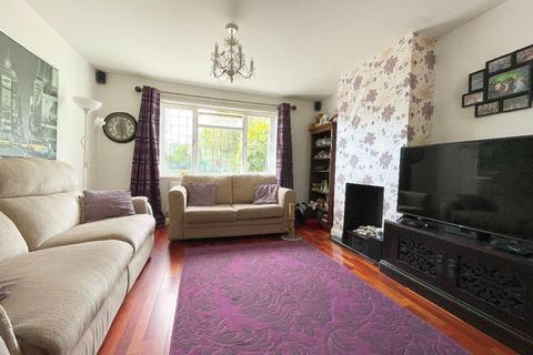 34 Coombe Road, Romford, RM3 0TX