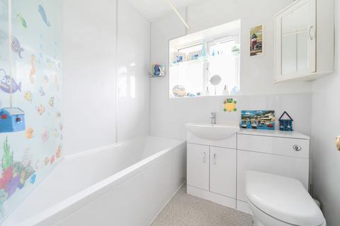 106 Ash Grove, Harefield, Uxbridge, UB9 6EZ