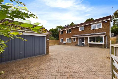 5 bedroom detached house for sale, Beamish Way, Winslow