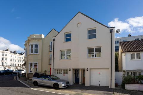 St. Johns Road, Hove, BN3