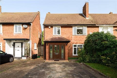 8 Springfield Gardens, Ruislip, HA4 9TQ